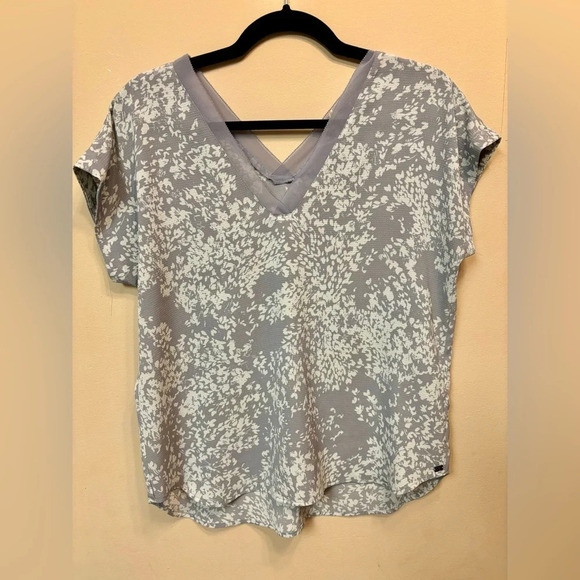 2/$15 - Monk & Lou - Gray V-Neck Blouse with Floral Print and Back Detail - Picture 2 of 9
